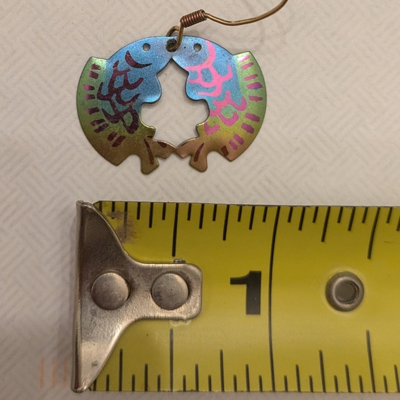 Holly Yashi Kissing Fish Niobium Dangle Earrings - Picture 6 of 8